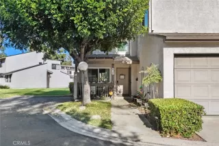 Photo #3: OC25201580 Listing