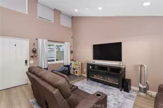 Photo #6: OC25201580 Listing