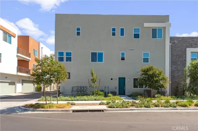 MLS: OC25201687 Condo For Sale