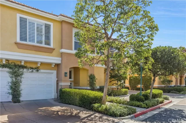 MLS: OC25201820 Condo For Sale