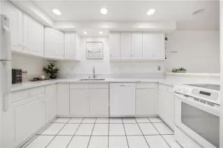 Photo #5: OC25204637 Listing