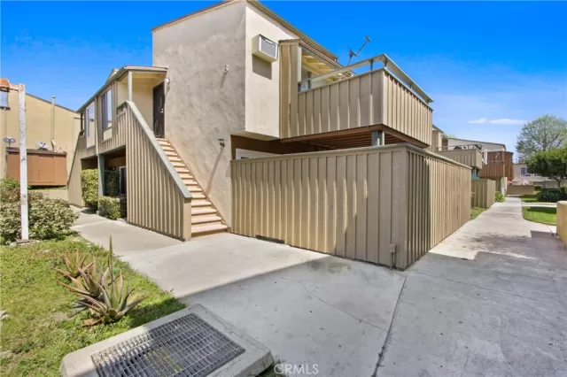 MLS: OC25213550 Condo For Sale