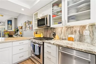 Photo #4: OC25213630 Listing