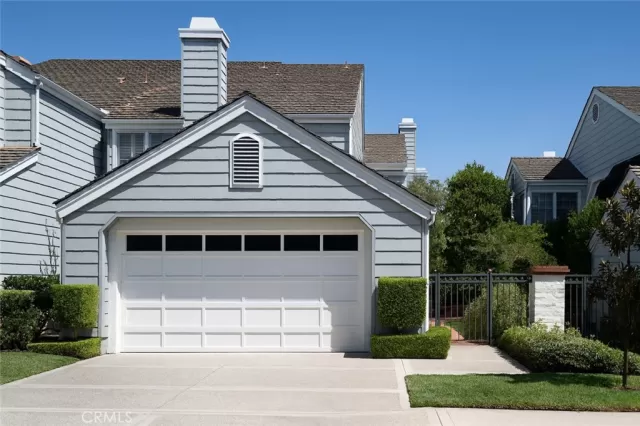 MLS: OC25214394 Condo For Sale