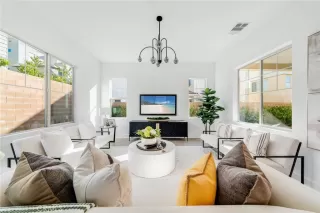 Photo #5: OC25214739 Listing