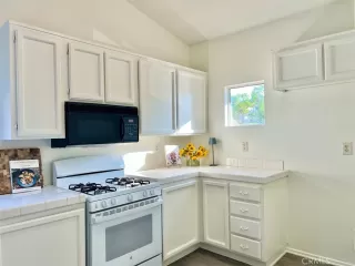 Photo #5: OC25216280 Listing 