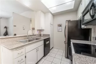 Photo #4: OC25216333 Listing