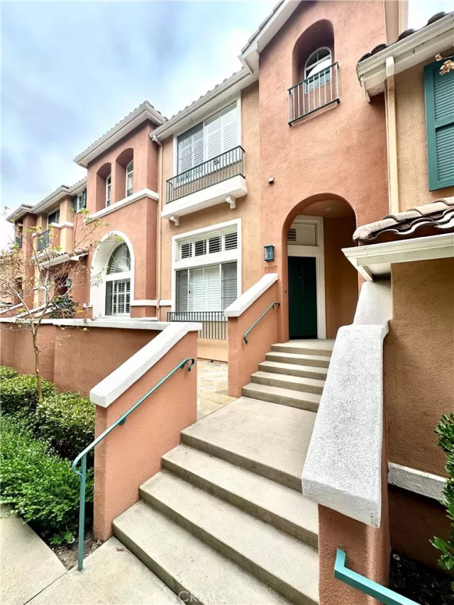 MLS: OC25216717 Condo For Sale