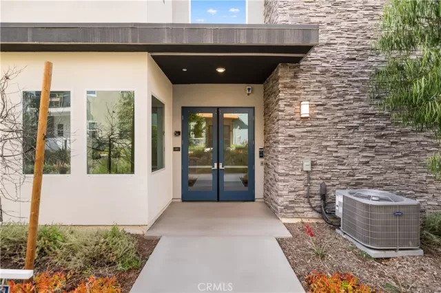 MLS: OC25217039 Condo For Sale