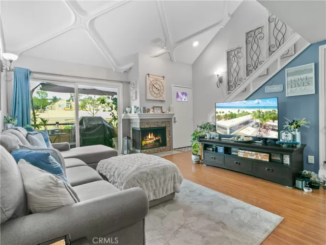 MLS: OC25217163 Condo For Sale