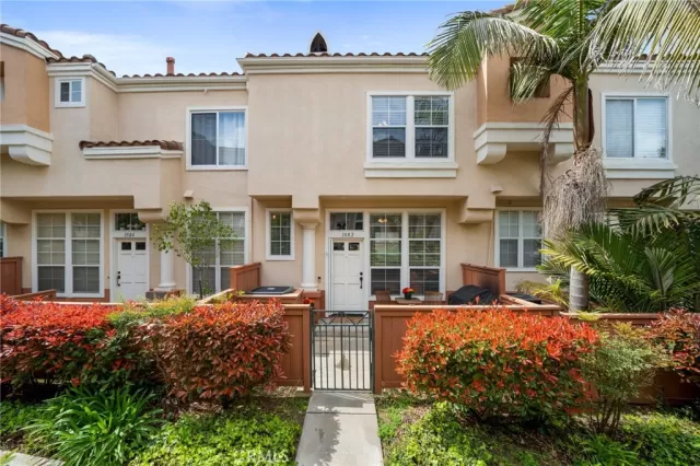 MLS: OC25217571 Condo For Sale