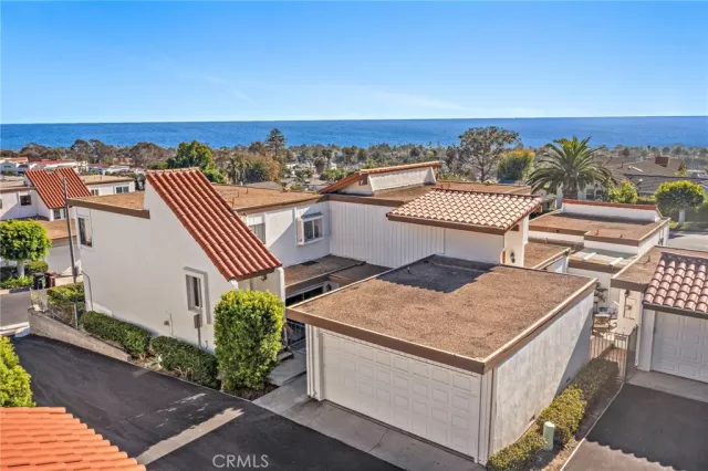 MLS: OC25218124 Condo For Sale