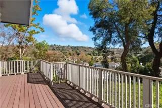 More Details about MLS # OC25218140 : 411 SAN NICHOLAS