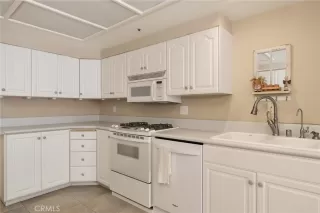 Photo #4: OC25218552 Listing