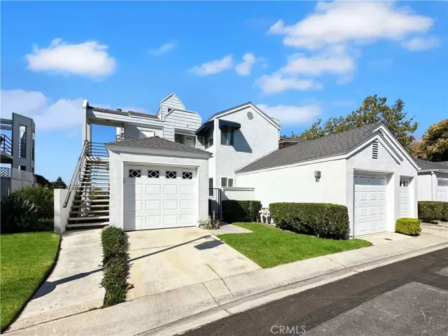 MLS: OC25218799 Condo For Sale