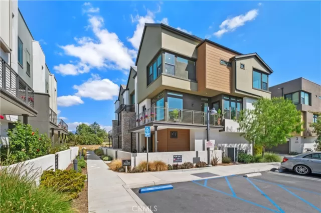 MLS: OC25219978 Condo For Sale