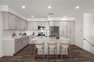 Photo #6: OC25220127 Listing