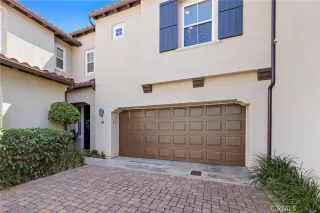 Photo #2: OC25220485 Listing