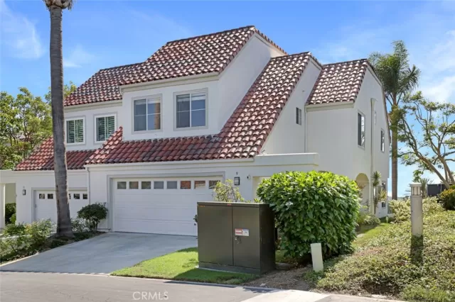 MLS: OC25220611 Condo For Sale