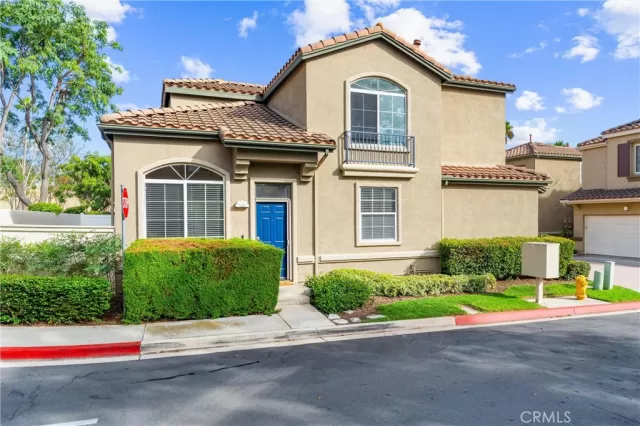 MLS: OC25221125 Condo For Sale