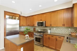 Photo #1: OC25221198 Listing 