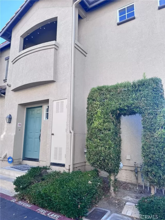 MLS: OC25221233 Condo For Sale