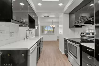 Photo #6: OC25221307 Listing