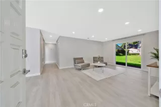 Photo #3: OC25222213 Listing