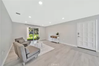 Photo #4: OC25222213 Listing