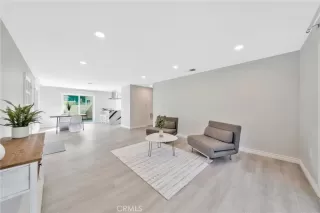 Photo #5: OC25222213 Listing