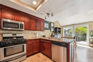 Photo #6: OC25222522 Listing