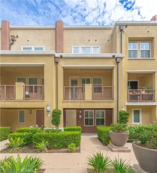 Photo #3: OC25222569 Listing