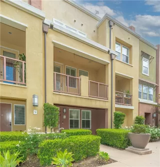 Photo #4: OC25222569 Listing