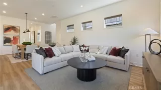 Photo #6: OC25222924 Listing