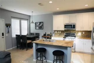 Photo #5: OC25223096 Listing