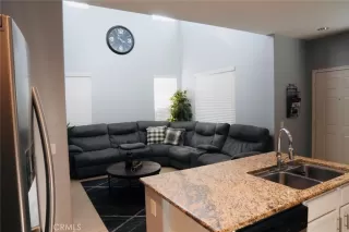 Photo #6: OC25223096 Listing