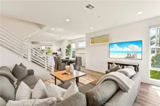 More Details about MLS # OC25223392 : 697 W 17TH