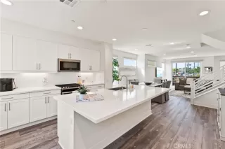 Photo #2: OC25223392 Listing 