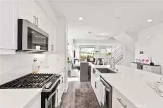 Photo #3: OC25223392 Listing 