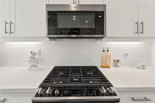 Photo #4: OC25223392 Listing 