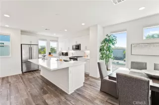 Photo #5: OC25223392 Listing 