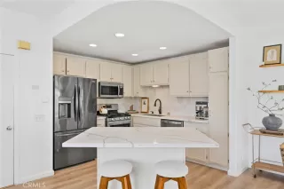 Photo #6: OC25223672 Listing 