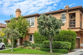 More Details about MLS # OC25224104 : 11 CORTE LOARRE