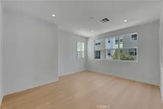 Photo #4: OC25225392 Listing 