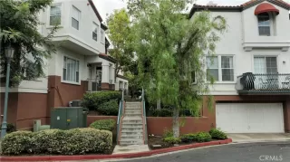 Photo #2: OC25225428 Listing