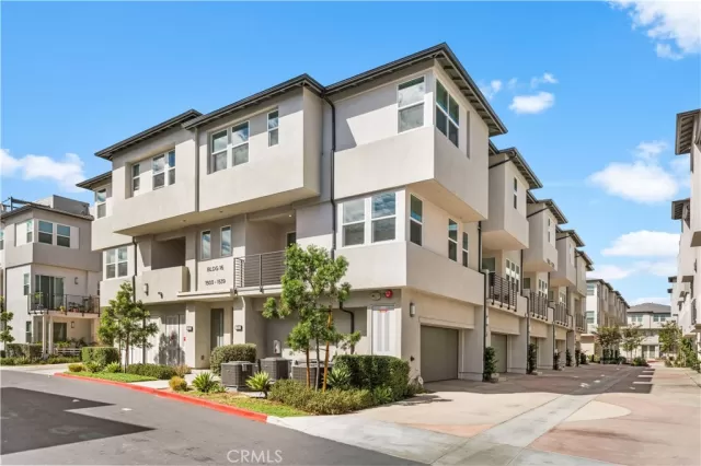 MLS: OC25225996 Condo For Sale