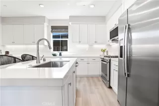 Photo #5: OC25226226 Listing 