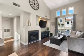 Photo #4: OC25226306 Listing 