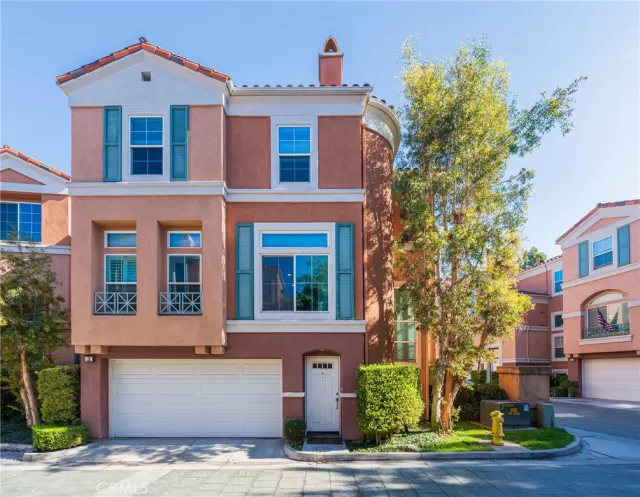 MLS: OC25226456 Condo For Sale