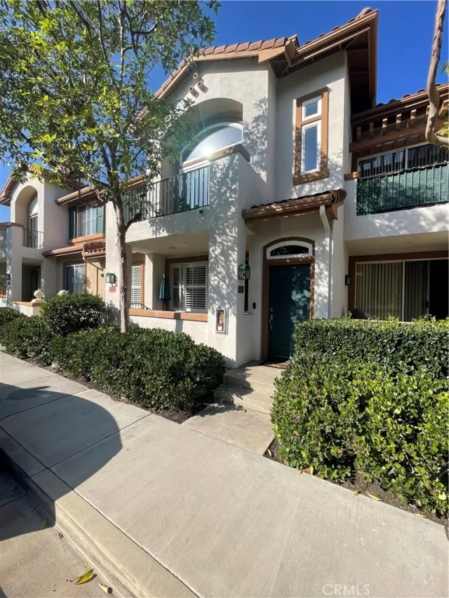 MLS: OC25227011 Condo For Sale